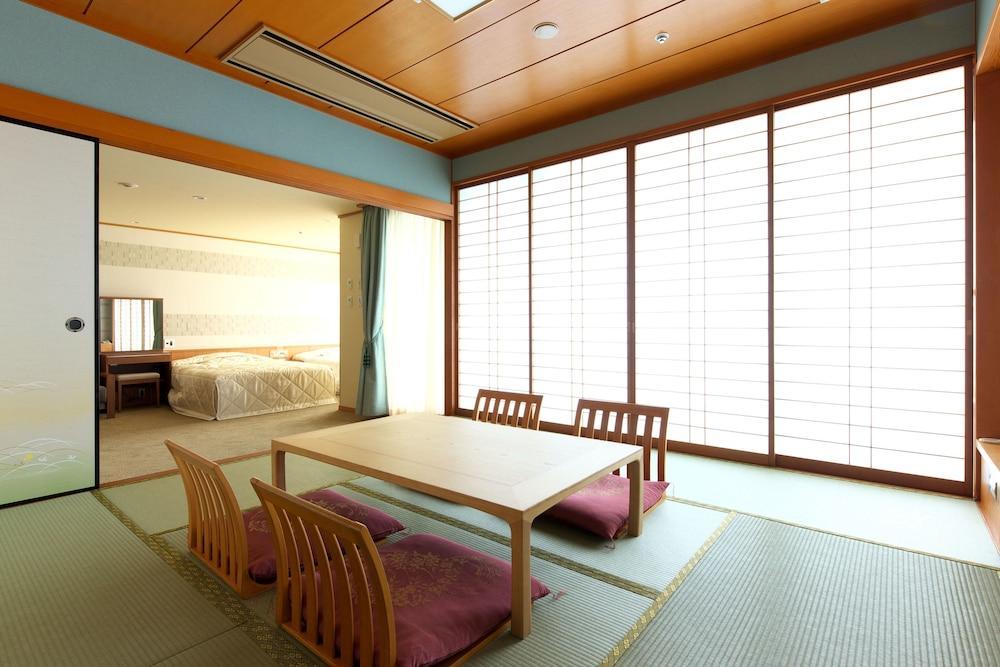 Hotel Seapalace Resort Toyohashi Exteriör bild